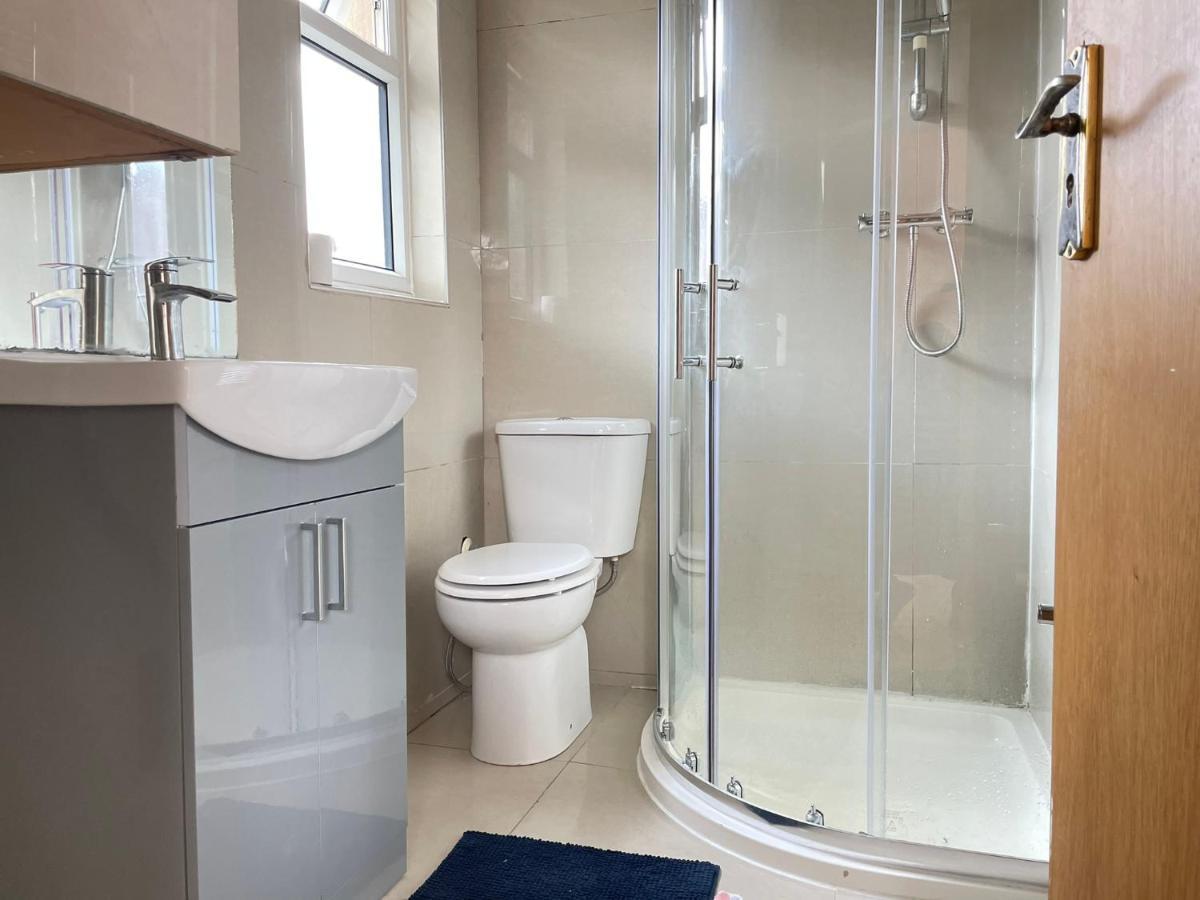 Private Room- Direct Travel Central/ Heathrow London Ngoại thất bức ảnh
