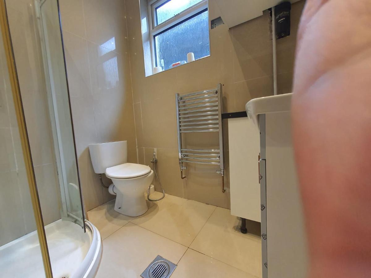 Private Room- Direct Travel Central/ Heathrow London Ngoại thất bức ảnh
