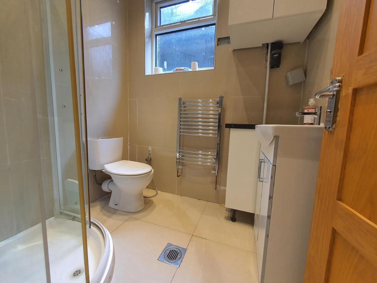 Private Room- Direct Travel Central/ Heathrow London Ngoại thất bức ảnh
