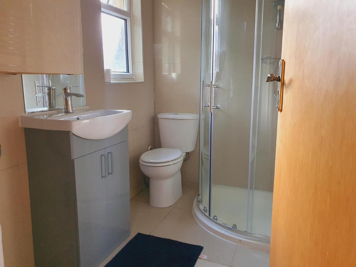 Private Room- Direct Travel Central/ Heathrow London Ngoại thất bức ảnh